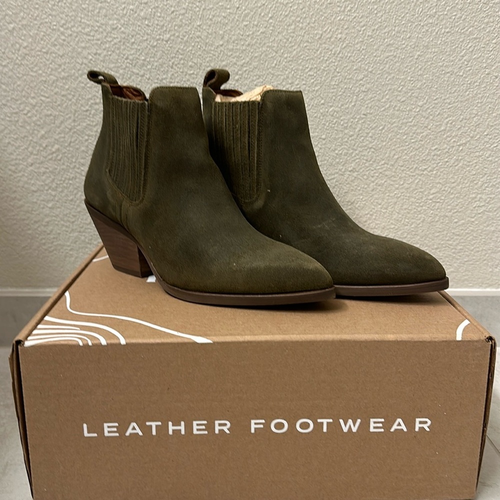 Patina by PortlandLeather Goods Dakota Boot, never worn, size 7.5, Olive